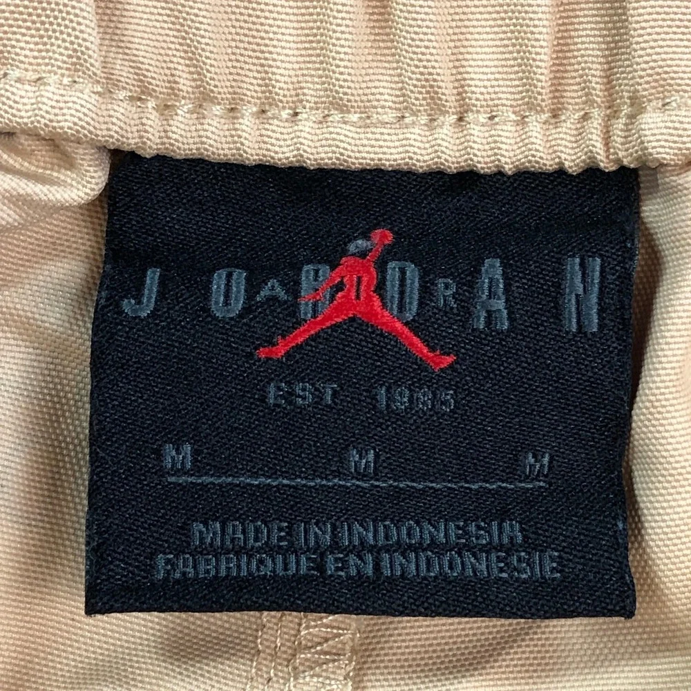 Jordan Mens Flight Club Shorts Medium Tan All-Over Print Graphic Drawstring